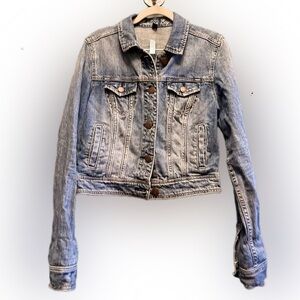 American Eagle light denim jacket size medium
